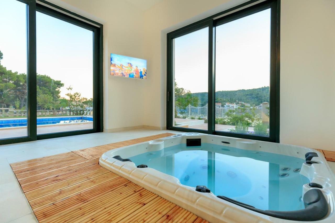 Villa Dubravka - Heated Outdoor Pool And Indoor Jacuzzi Zaton  Exterior photo